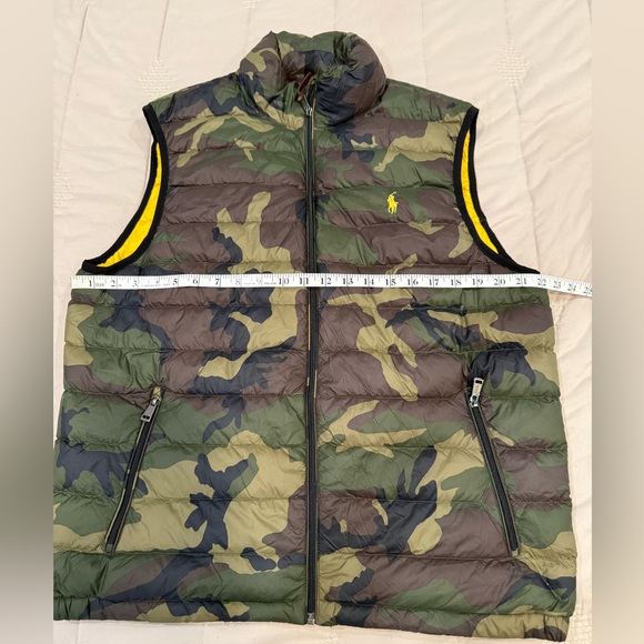 Polo Ralph Lauren puffy vest, camo with yellow lining. Packable. Sz L. Like new! - Picture 8 of 10
